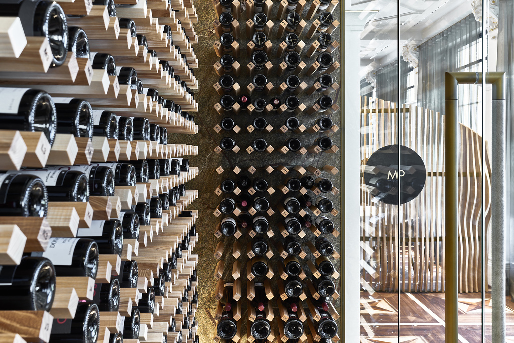 Vinotéka v hotelu Bad Ragaz slibuje bezchybné vinařské zážitky